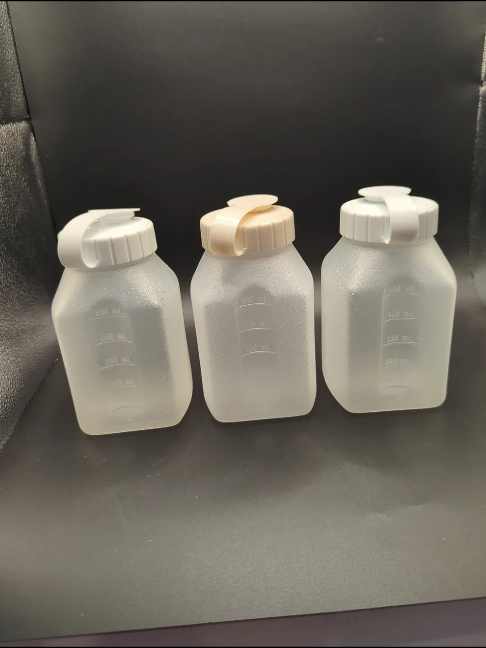 Lot of 3 - Rubbermaid One Pint 0229 Drink Bottles Servin Saver Flip Top Lids 246